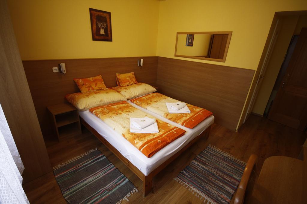 Parti Panzio Hotel ตาตา ภายนอก รูปภาพ